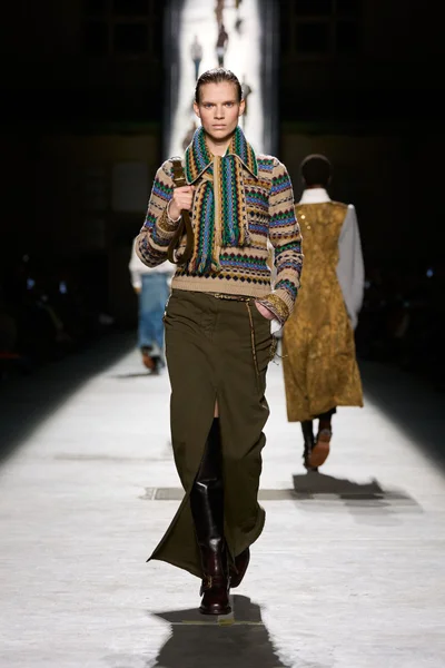 Look 33